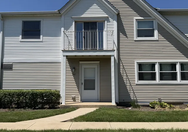 Homes for sale in Deerfield, IL | 716 Inverrary Ln #D, Deerfield, IL 60015 | MLS# 12615613