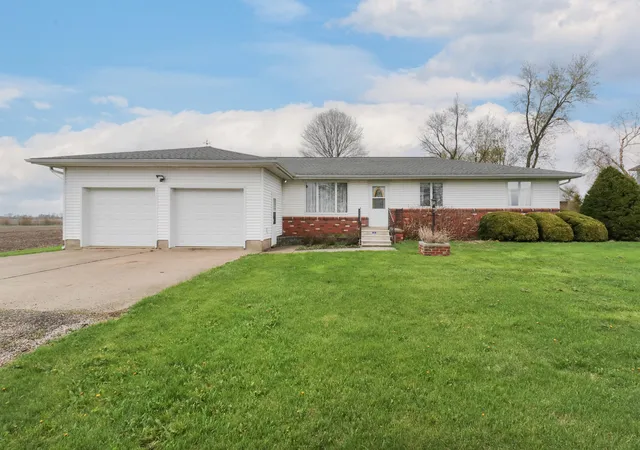 Photo 2 of Single family home for sale at 1109 W 4th Street, Delavan, IL 61734 | MLS# 12615677 | Listing updated on 2026-09-23