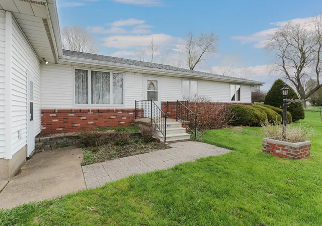 3rd image of 1109 W 4Th St, Delavan, IL 61734 | MLS# 12615677