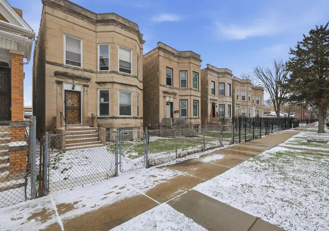 Photo 3 of Sale Pending at 4912 W Fulton St, Chicago, IL 60644 | MLS# 12615772 | Listing updated on 2026-07-31