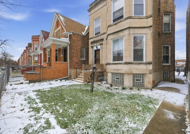 Listing Photo 4 - Condo for sale in building located at 4912 W Fulton St, Chicago, IL 60644