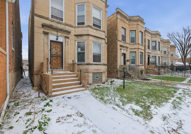 Listing Photo 5 - Condo for sale in building located at 4912 W Fulton St, Chicago, IL 60644