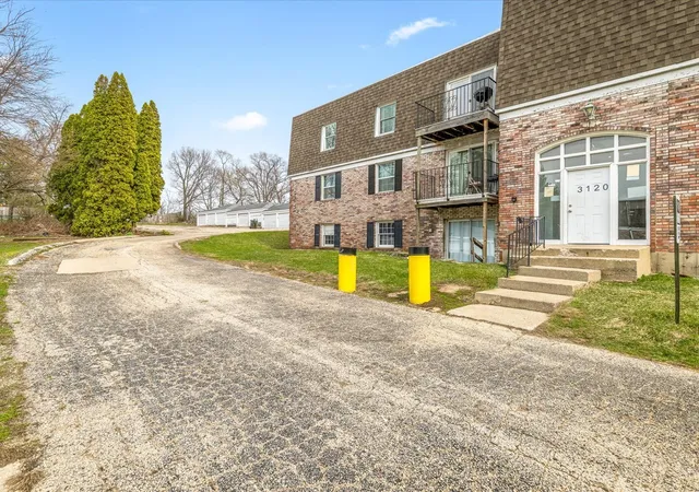 2nd image of 3120 Jaqueline Dr #11, Rockford, IL 61109 | MLS# 12615873
