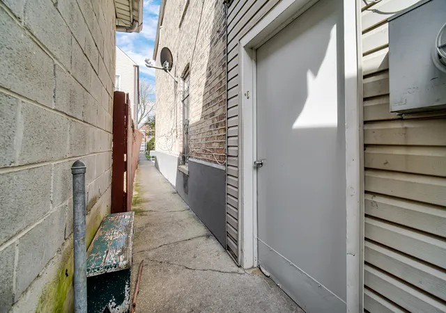 Listing Photo 2 - Condo for sale in building located at 2631 S Sawyer Ave, Chicago, IL 60623 - Unit #