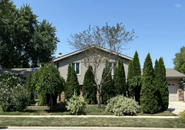 1st image of 856 Quail Dr, Bradley, IL 60915 | MLS# 12616098