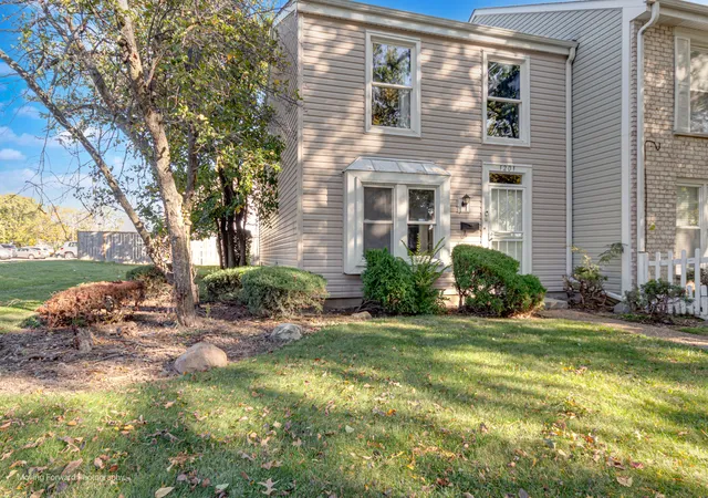 Photo 2 of Townhouse for sale at 1201 Williamsburg Rd, Country Club Hills, IL 60478 | MLS# 12616293 | Listing updated on 2026-09-21