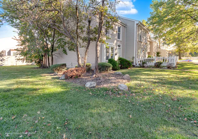 Photo 3 of Townhouse for sale at 1201 Williamsburg Rd, Country Club Hills, IL 60478 | MLS# 12616293 | Listing updated on 2026-09-21