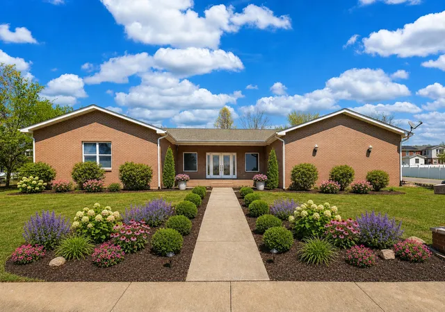 Photo 2 of Single family home for sale at 10 Peachtree Pl, Harrisburg, IL 62946 | MLS# 12616419 | Listing updated on 2026-09-18