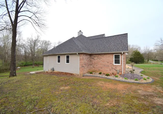 Photo 2 of Single family home for sale at 12139 E Hutchison Rd, Mt Vernon, IL 62864 | MLS# 12616452 | Listing updated on 2026-08-12
