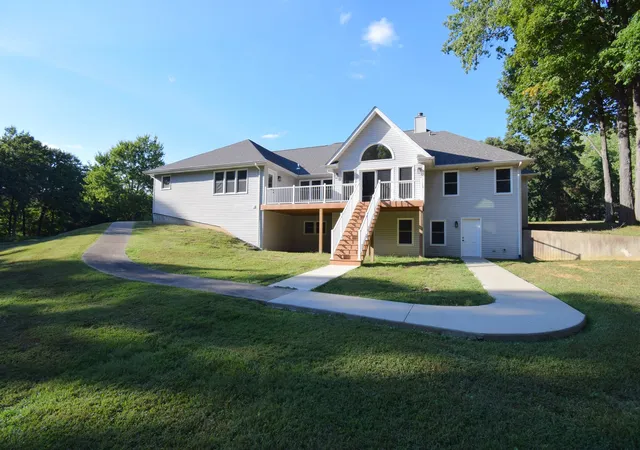 Photo 3 of Single family home for sale at 12139 E Hutchison Rd, Mt Vernon, IL 62864 | MLS# 12616452 | Listing updated on 2026-10-05