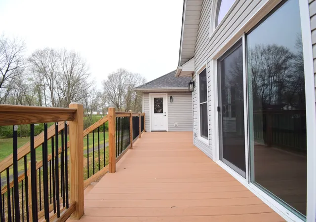 Photo 3 of Single family home for sale at 12139 E Hutchison Rd, Mt Vernon, IL 62864 | MLS# 12616452 | Listing updated on 2026-08-12
