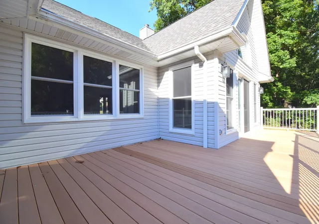 Photo 3 of Single family home for sale at 12139 E Hutchison Rd, Mt Vernon, IL 62864 | MLS# 12616452 | Listing updated on 2026-10-05