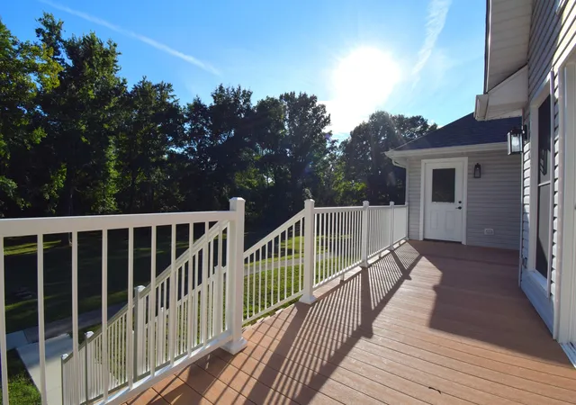 Photo 4 of Single family home for sale at 12139 E Hutchison Rd, Mt Vernon, IL 62864 | MLS# 12616452 | Listing updated on 2026-10-05