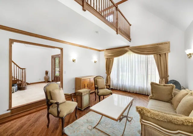 Homes for sale in Oak Brook, IL | 910 Red Fox Ln, Oak Brook, IL 60523 | MLS# 12616471