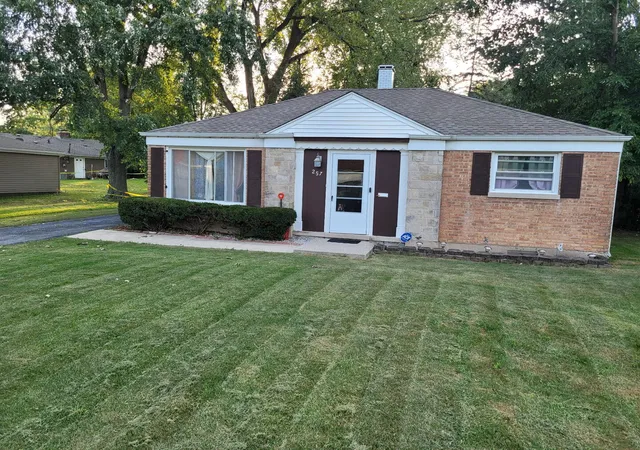 Photo 2 of Single family home for sale at 257 Minocqua St, Park Forest, IL 60466 | MLS# 12616659 | Listing updated on 2026-09-22