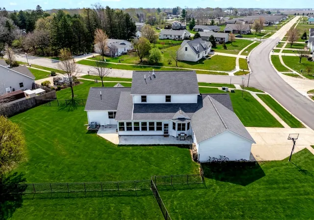 Photo 2 of Single family home for sale at 410 W Sangamon St, Fisher, IL 61843 | MLS# 12616932 | Listing updated on 2026-10-03