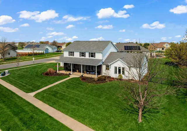 Single family home for sale at 410 W Sangamon St, Fisher, IL 61843 | MLS# 12616932