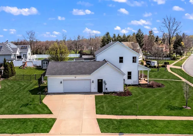 Photo 3 of Single family home for sale at 410 W Sangamon St, Fisher, IL 61843 | MLS# 12616932 | Listing updated on 2026-10-03