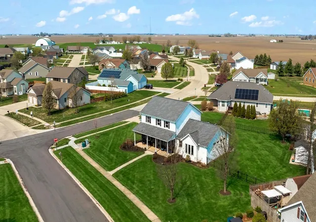 3rd image of 410 W Sangamon St, Fisher, IL 61843 | MLS# 12616932
