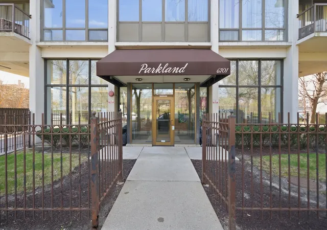 Homes for sale in Chicago, IL | 6701 S Crandon Ave, Chicago, IL 60649