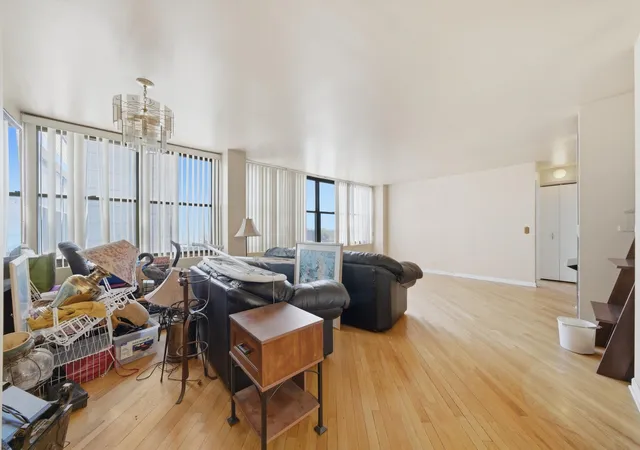 Homes for sale in Chicago, IL | 6701 S Crandon Ave, Chicago, IL 60649