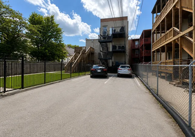Homes for sale in Chicago, IL | 4207 S Indiana Avenue, Chicago, IL 60653 | Houzeo