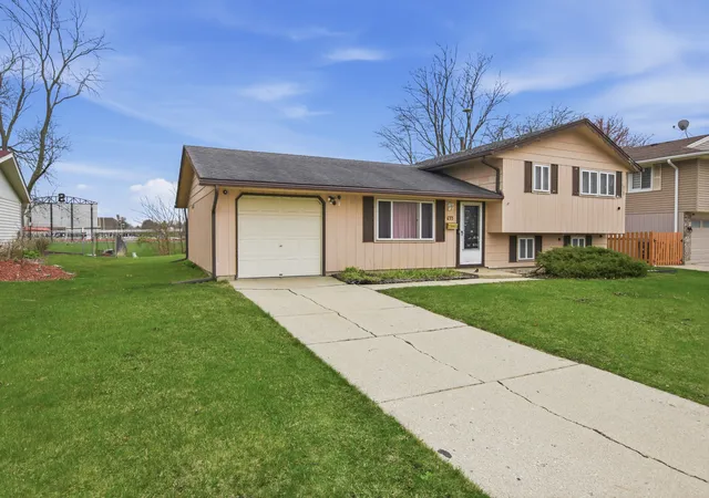 2nd image of 1133 Perth Dr, Schaumburg, IL 60194 | MLS# 12617201