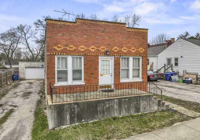 Homes for sale in Lisle, IL | 1809 Ogden Ave, Lisle, IL 60532 | MLS# 12617236