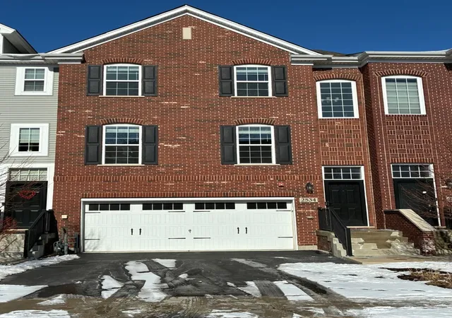 2nd image of 2534 Huntleigh Ln, Woodridge, IL 60517 | MLS# 12617251