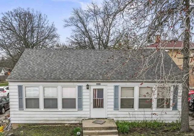 Homes for sale in Lisle, IL | 1811 Odgen Ave, Lisle, IL 60532 | MLS# 12617481