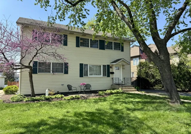 Photo 1 of Single family home for sale at 798 S Linden Ave, Elmhurst, IL 60126 | MLS# 12617833 | Listing updated on 2026-10-14