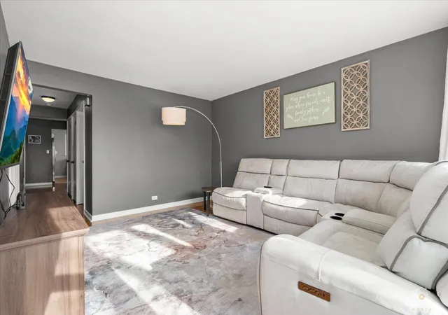 Photo 4 of Single family home for sale at 1337 Degener Ave, Elmhurst, IL 60126 | MLS# 12617898 | Listing updated on 2026-07-29