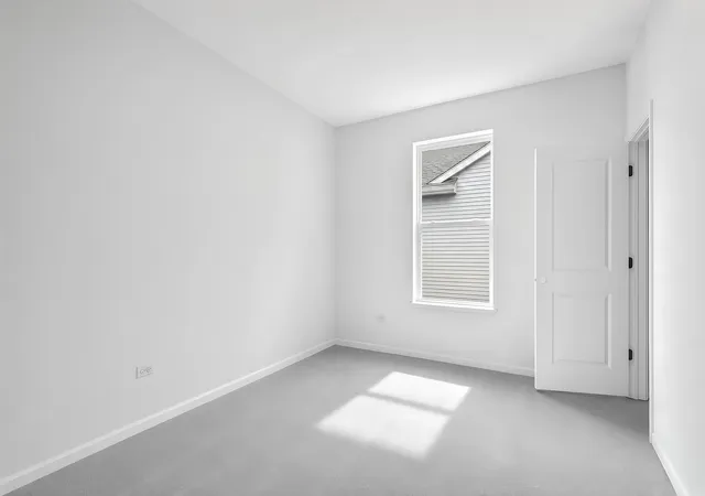 Photo 3 of Single family home for sale at 2021 Kenilworth Pl, Aurora, IL 60506 | MLS# 12618032 | Listing updated on 2026-09-15