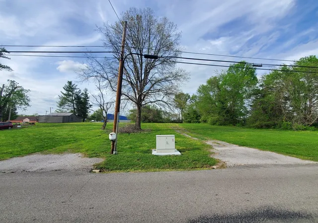 Homes for sale in Carbondale, IL | 1810 Old West Main St, Carbondale, IL 62901 | MLS# 12618106