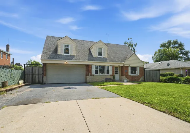 Photo 1 of Single family home for sale at 10941 Ridgeland Ave, Chicago Ridge, IL 60415 | MLS# 12618165 | Listing updated on 2026-08-26