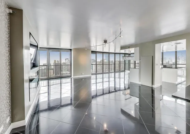 2nd image of (Undisclosed), Chicago, IL 60611 | MLS# 12618192