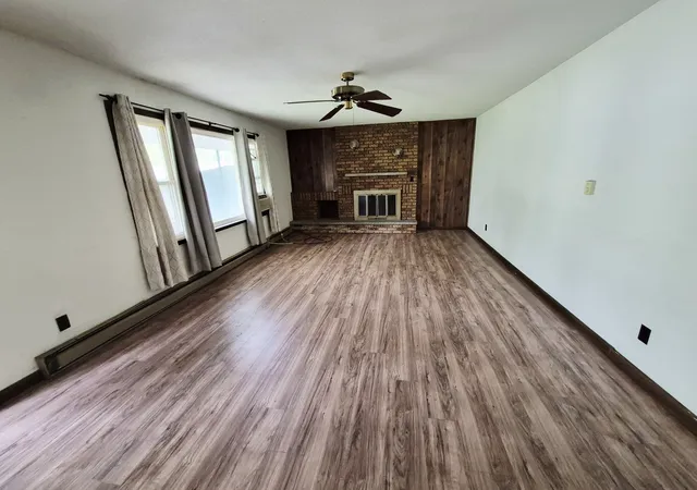 Photo 4 of Single family home for sale at 817 S 3rd Street, Herrin, IL 62948 | MLS# 12618193 | Listing updated on 2026-09-13