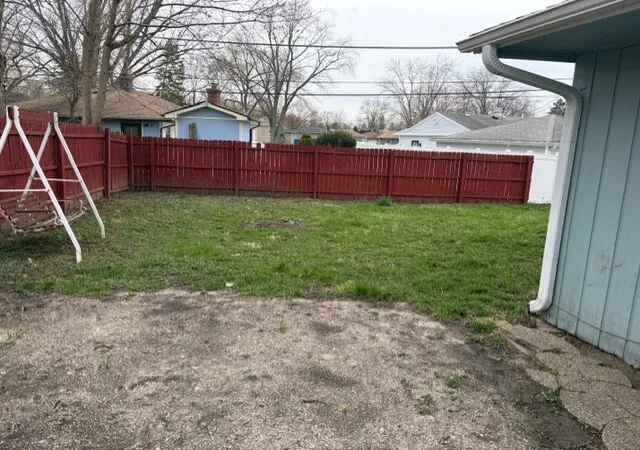 3rd image of 100 Hickory Dr, Carpentersville, IL 60110 | MLS# 12618279