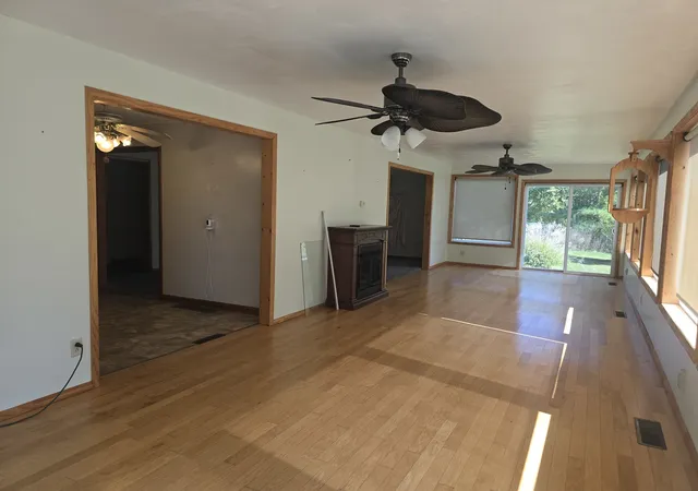 Photo 2 of Single family home for sale at 1741 Linn St, Hamilton, IL 62341 | MLS# 12618425 | Listing updated on 2026-10-22
