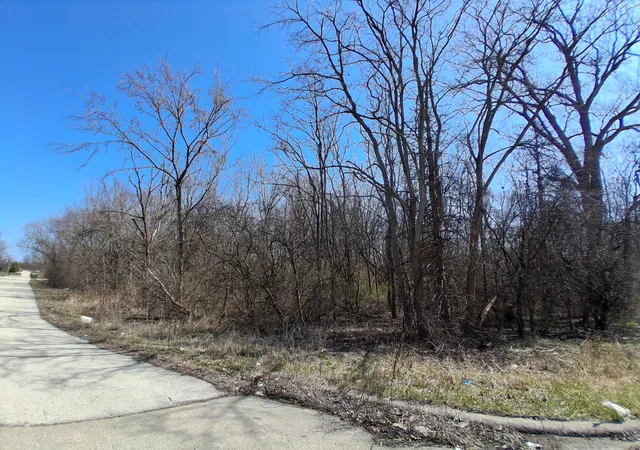 4th image of 36245 N Green Bay Rd, Waukegan, IL 60087 | MLS# 12618506