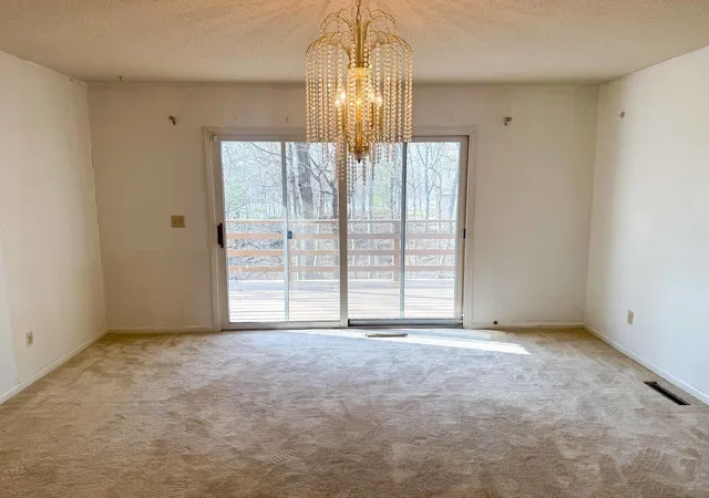 Photo 4 of Single family home for sale at 1139 Lakeridge Rd, Danville, IL 61832 | MLS# 12618675 | Listing updated on 2026-09-21