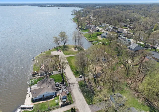 3rd image of 5207 N Lake St, Mc Henry, IL 60050 | MLS# 12618806