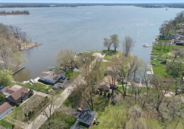 4th image of 5207 N Lake St, Mc Henry, IL 60050 | MLS# 12618806