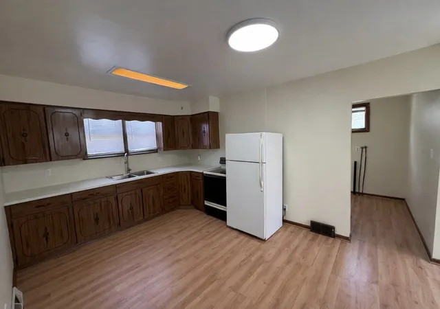 4th image of 1090 Creve Coeur St, Lasalle, IL 61301 | MLS# 12618897