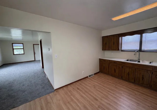 5th image of 1090 Creve Coeur St, Lasalle, IL 61301 | MLS# 12618897
