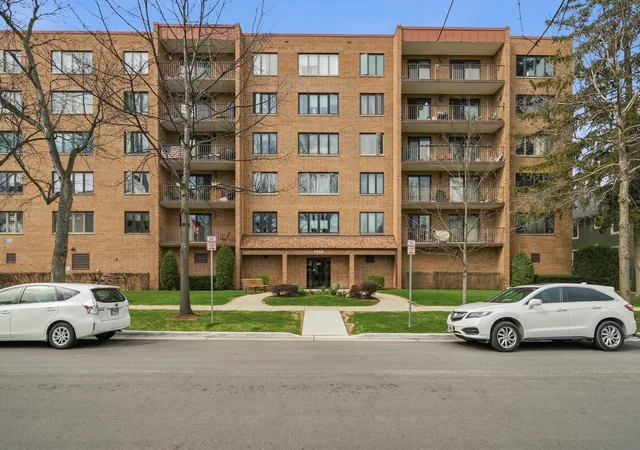 1st image of 1454 Ashland Ave #305, Des Plaines, IL 60016 | MLS# 12619026