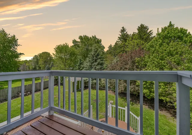 Photo 2 of Single family home for sale at 6 Crows Nest Ct, Third Lake, IL 60030 | MLS# 12619046 | Listing updated on 2026-08-27