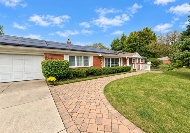 Photo 1 of Single family home for sale at 3843 Springdale Ave, Glenview, IL 60025 | MLS# 12619233 | Listing updated on 2026-09-25