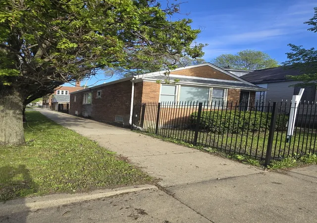 Homes for sale in Chicago, IL | 6801 S Hermitage Ave, Chicago, IL 60636 | MLS# 12619371