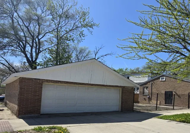 Homes for sale in Chicago, IL | 6801 S Hermitage Ave, Chicago, IL 60636 | MLS# 12619371